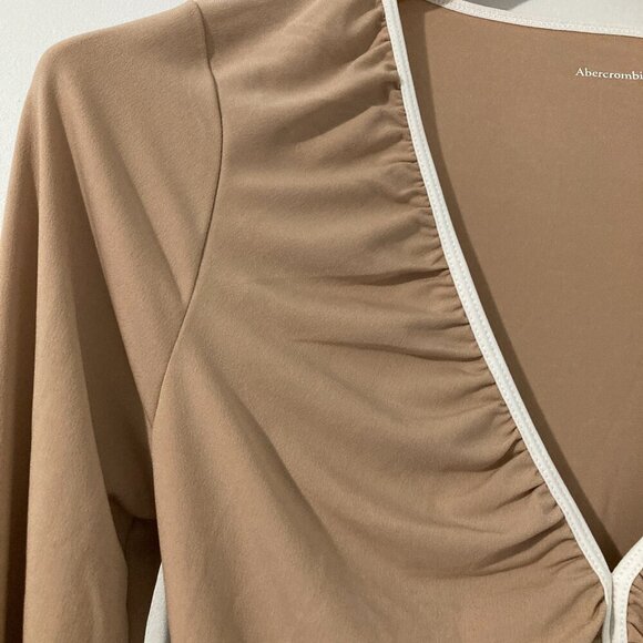 NWT Abercrombie and Fitch Canadian Women Size M Stretch Body Con Crop Top Beige - Picture 5 of 7